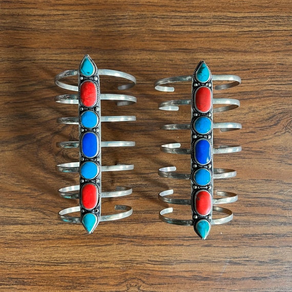 Long cuffs with reconstituted gems. - image 2