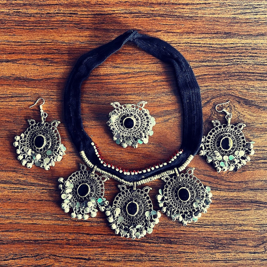 Kuchi shoelace Necklace Set. Black. Etsy