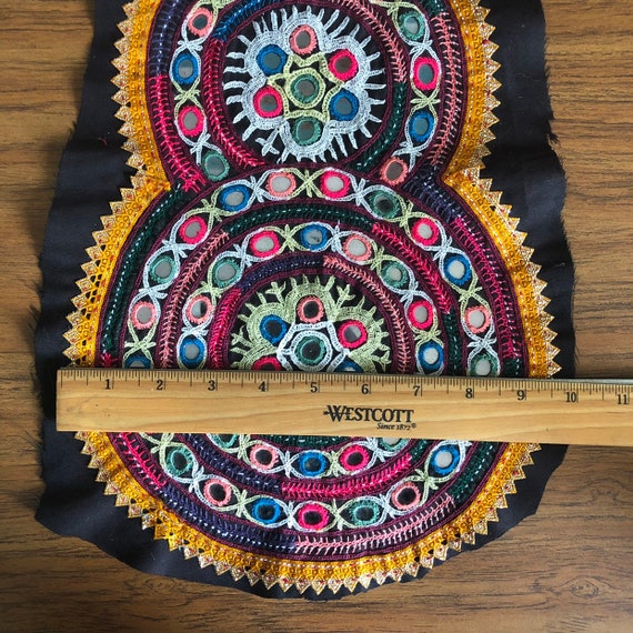 Banjara embroidered patch. H. - image 5