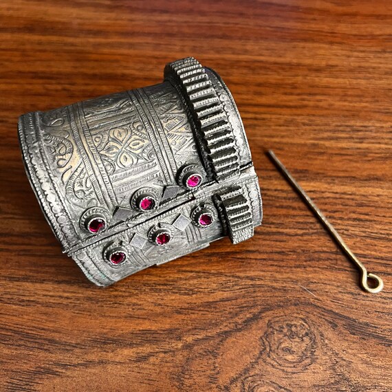 Kuchi hinged cuff. - image 7