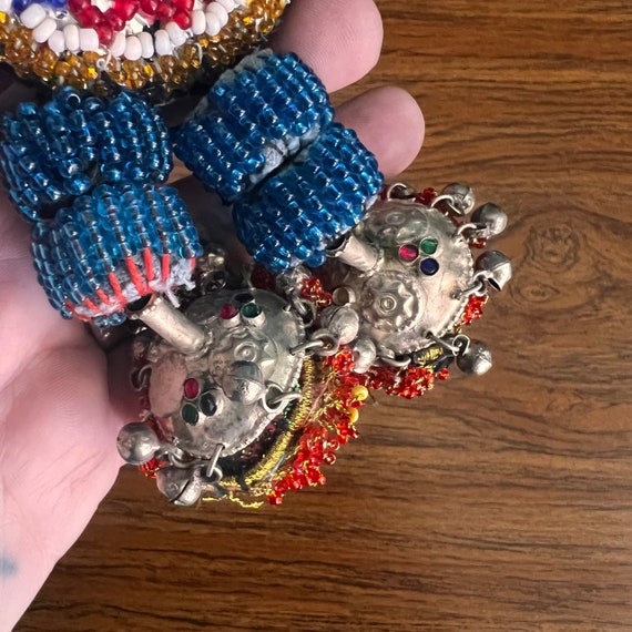 Gul tassel/decoration. View 6