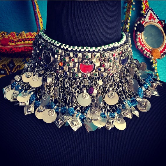 Kuchi choker.