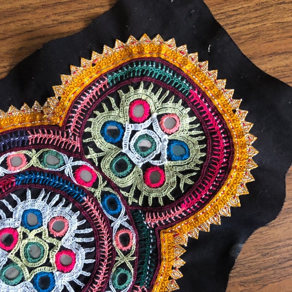 Banjara embroidered patch. H. - image 4