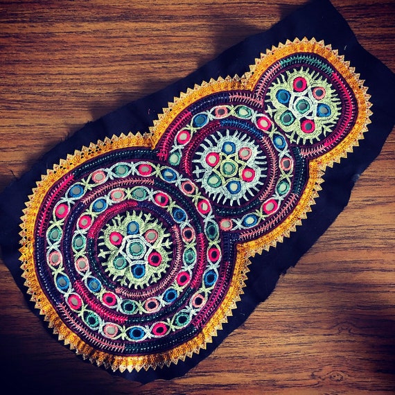 Banjara embroidered patch. H. - image 1