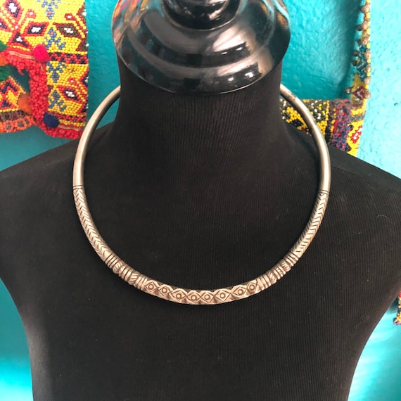 Vintage Indian neck ring. - image 2