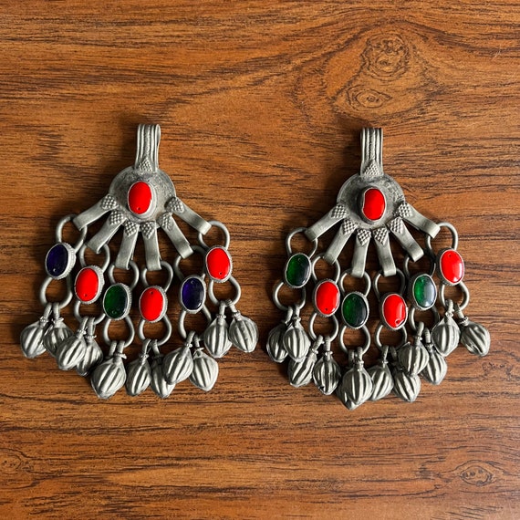Pair of Kuchi pendants. - image 2