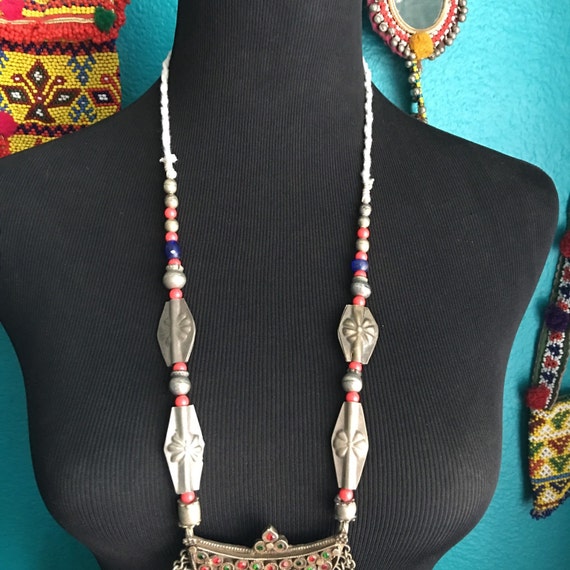 Kashmiri necklace with red glass beads. - image 4