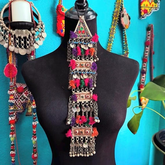 Tassel/pendant/decoration with synthetic stones & dangles. #5.