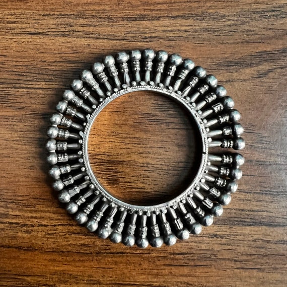 Solid guard bangle. - image 4