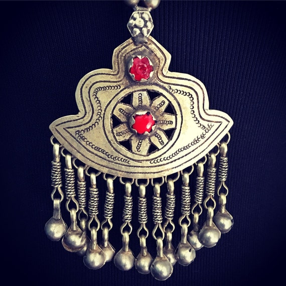 Kashmiri necklace with red glass beads.