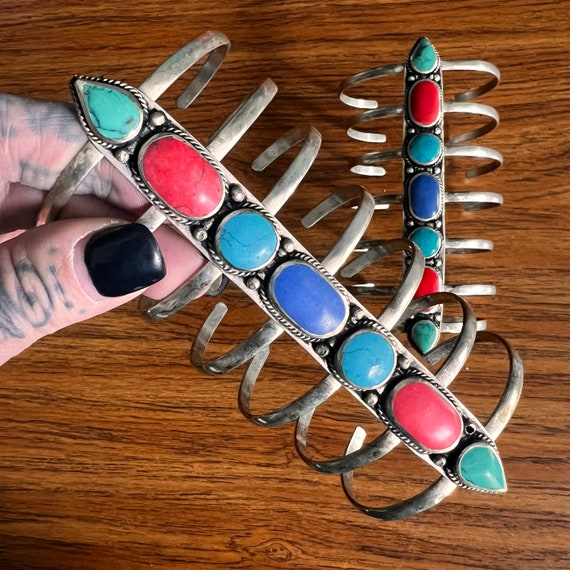 Long cuffs with reconstituted gems. - image 3