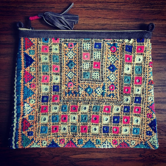 Indian embroidery clutch bag. - image 2