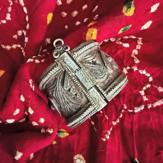 Hinged Kuchi bracelet. (Small). - image 1