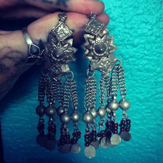Silver Kuchi dangle earrings. - image 2