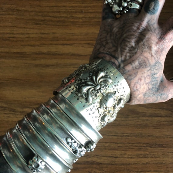 SALE. Vintage Peruvian repoussé cuff. - image 3