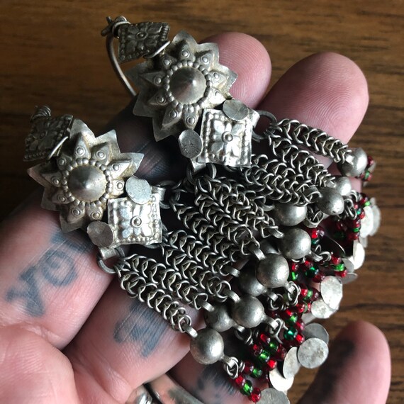 Silver Kuchi dangle earrings. - image 3