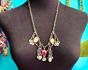 Chintzy boho necklace.