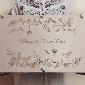 Flower Press with personalization, Drying flowers for garden memories, Birthday gift, Garden gift, botanical press with cardboards, m12 image 6