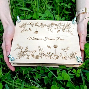 Secado de flores para recuerdos de jardín, Prensa de flores con personalización, Regalo de cumpleaños, Regalo de jardín, Prensa botánica con cartones, m12
