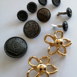 Lot of 11 vintage retro buttons, metalic golden colour military army navy wool button