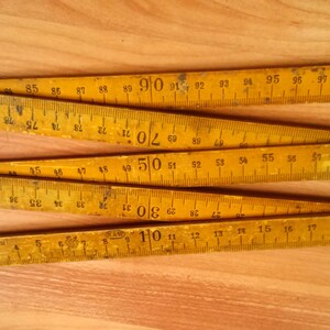 Seltenes Vintage Holzlineal mit Verlängerung, Zentimetermaß, Messschieber, Messschieber, Klappmechanismus, 60er Jahre, Werkzeug, Utensil