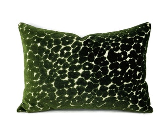 Green Leopard Velvet Lumbar Pillow Cover - Parsley Moss Green Panther Pattern Rectangle Cushion Case