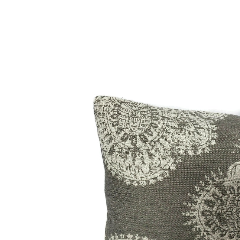 FeniasHomeDecor Bendi Lumbar Pillow Cover - Thumbnail 4
