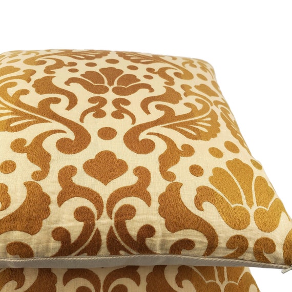 Hodsoll McKenzie Isolde in Cuscino Ricamato Oro Scuro 20 x 20 Damasco Gold  Ombre Cushion Case -  Italia