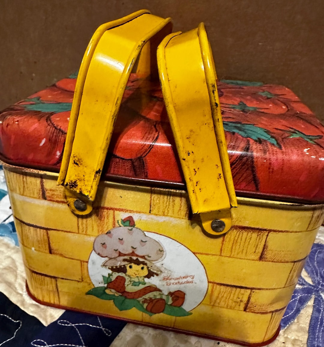 Strawberry Shortcake Tin Picnic Basket Lunch Pail Box Lunchbox 1980 ...