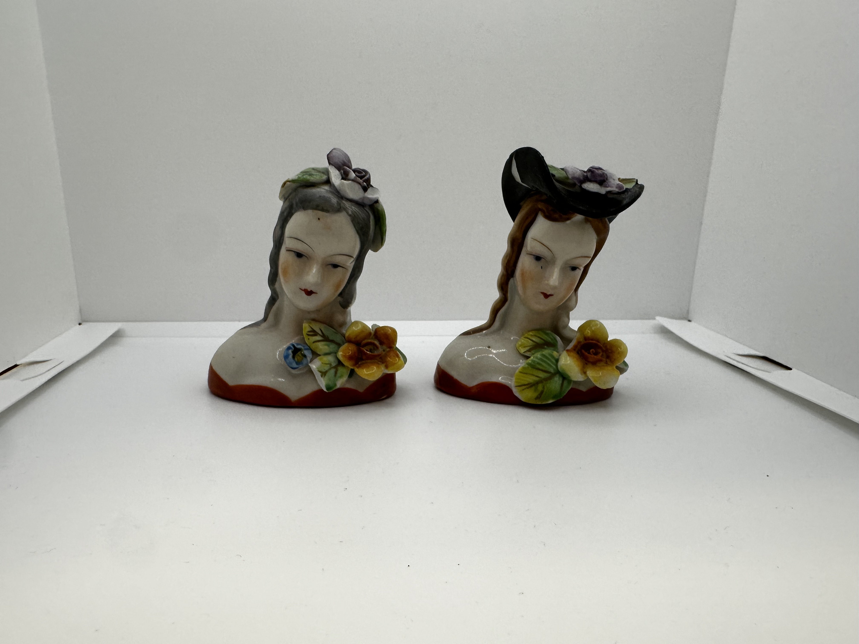 Set of 2 Porcelain Women Figurines Busts With Flowers Occupied
