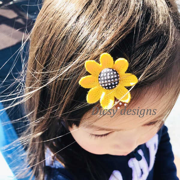 Super cute sunflower summer hair clip for little girls, baby toddler flower barrette for everyday or special occasion