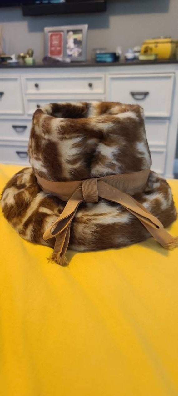 Unique Vintage Mr. John Jr. Wool Women display picture 1