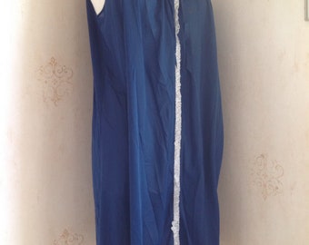 Vintage 1960's Baby doll night dress with lace trim. UK Size 10-12