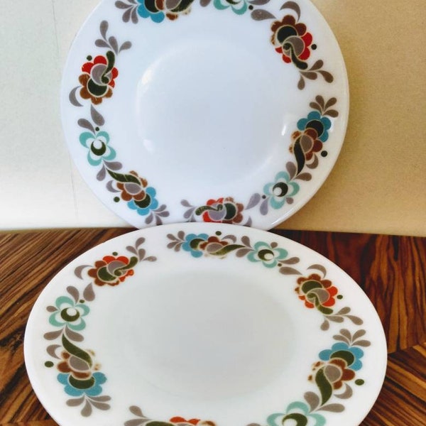 SALE Two 1970's Pyrex 'Tempo' opalware plates by J.A. Jobling.