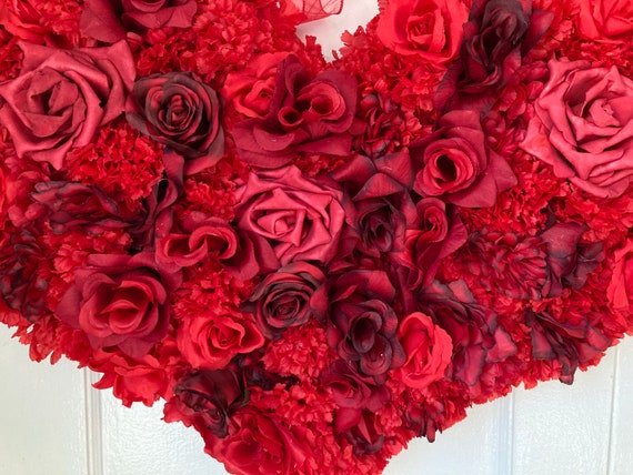 Red Heart Wreath, Valentines Day Heart Shaped Wreath/valentines Day  Decoration for Front Door or Entry Way or Any Wall, Small 