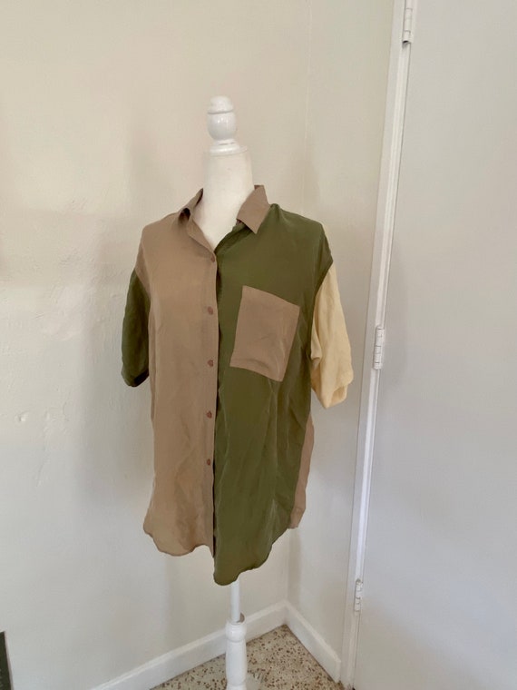 Vintage 1990s Kikomo Pure Silk Color Block Short Sleeve Button Up Shirt Cream, Brown, and Green Unisex Oversized Size Small