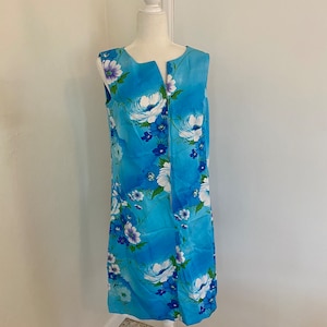Vintage 1960s Sun Fashions of Hawaii Blue Floral Zippered Shift Dress Made in Honolulu Size Medium to Large