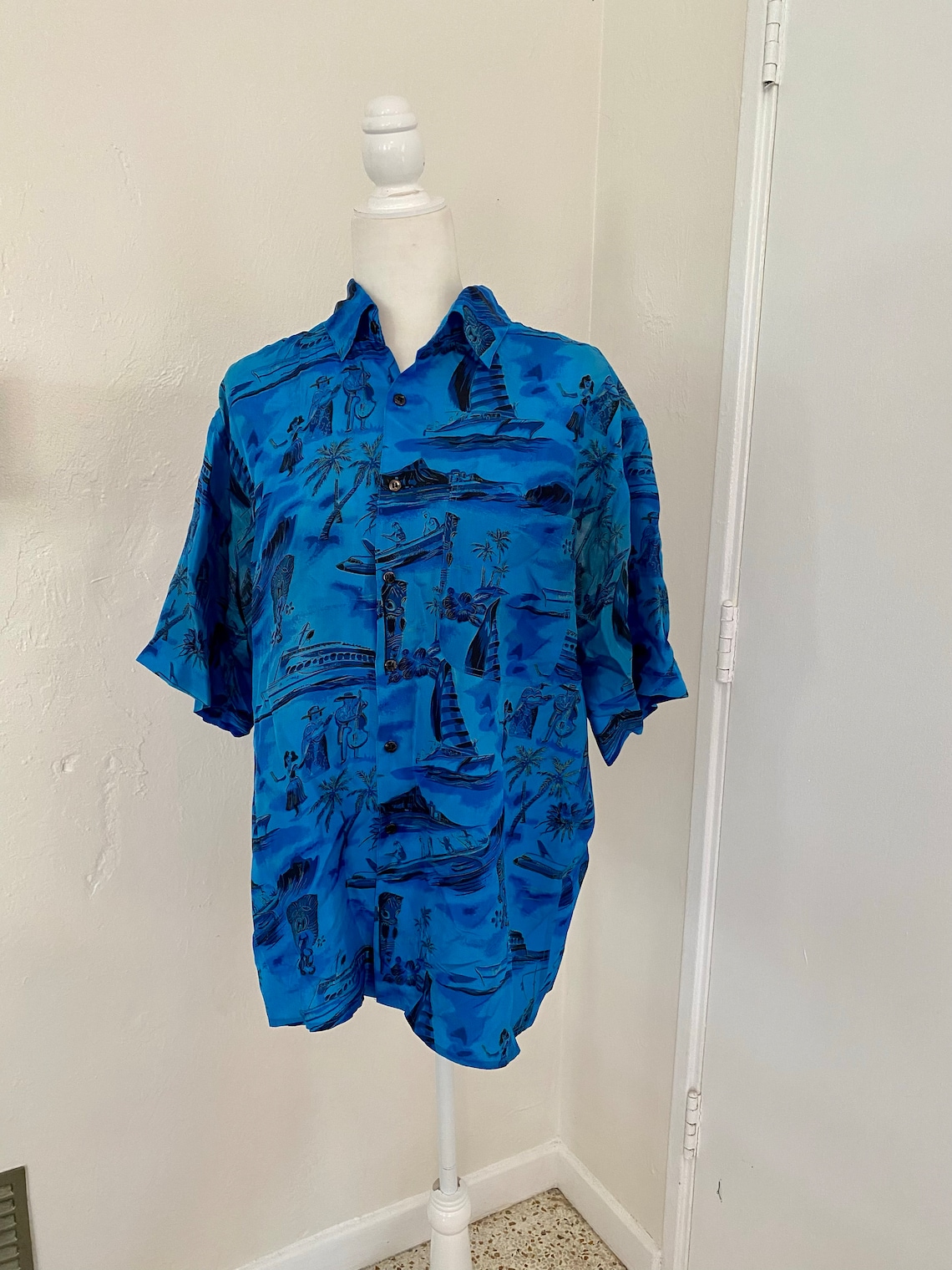 Vintage Rare 1960s Silk Traditional Hawaiian Tiki Montage Tropics Shirt Mens Size Medium, Foto 2 von 5