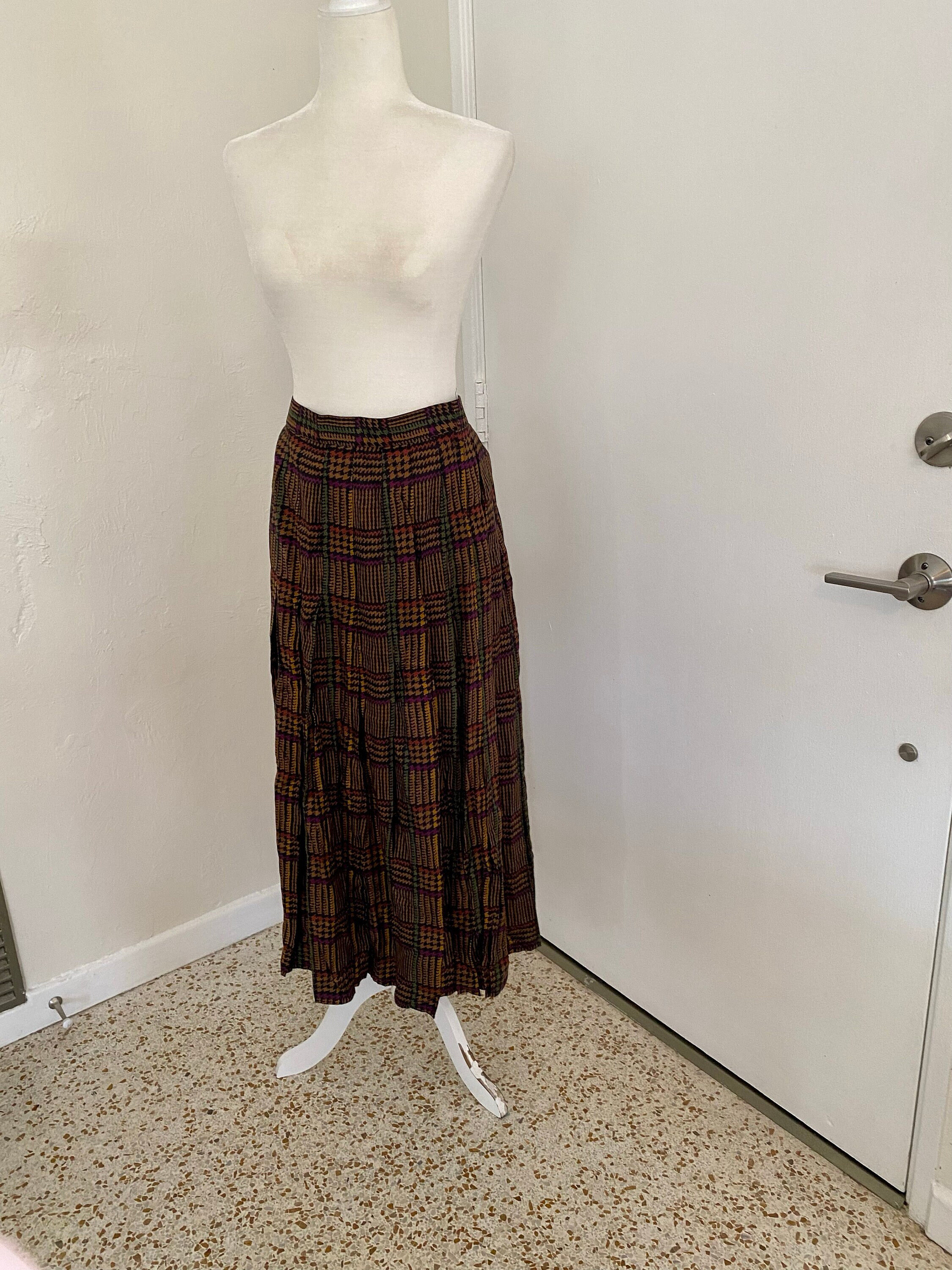 Oscar de la Renta vintage 麻スカート 66-90 Oscar de la Renta Vintage 1960s Almond Silk Chiffon and