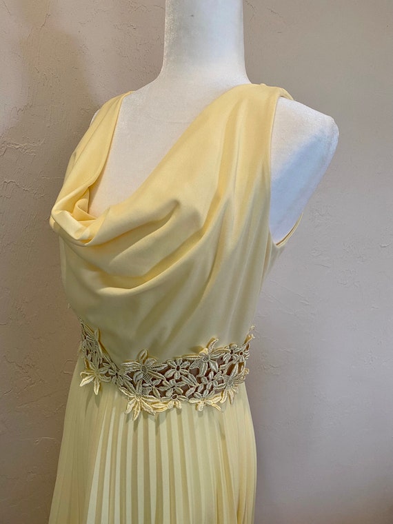 Vintage 1970s Formal Dress and Shawl with Delicat… - image 4