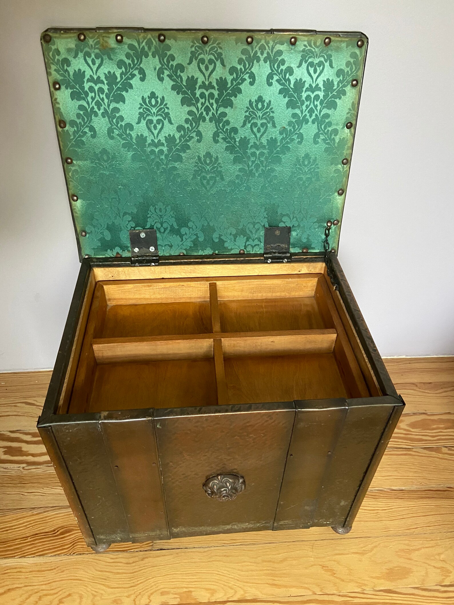 Antique English Hammered Copper Coal Box Log Box Trunk With Handles for Sewing Storage Crafts