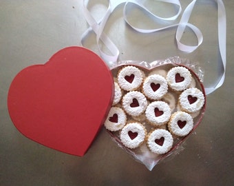 Original Austrian Linzer Tarts in beautiful Heart gift box - 16 oz