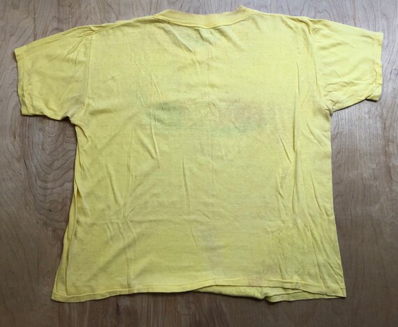 Vintage Poly Tees Hawaii Tshirt 70s 80s Yellow Parrot Ocean Landscape Cotton Shirt Size Large