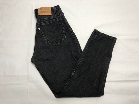 black wedgie levis