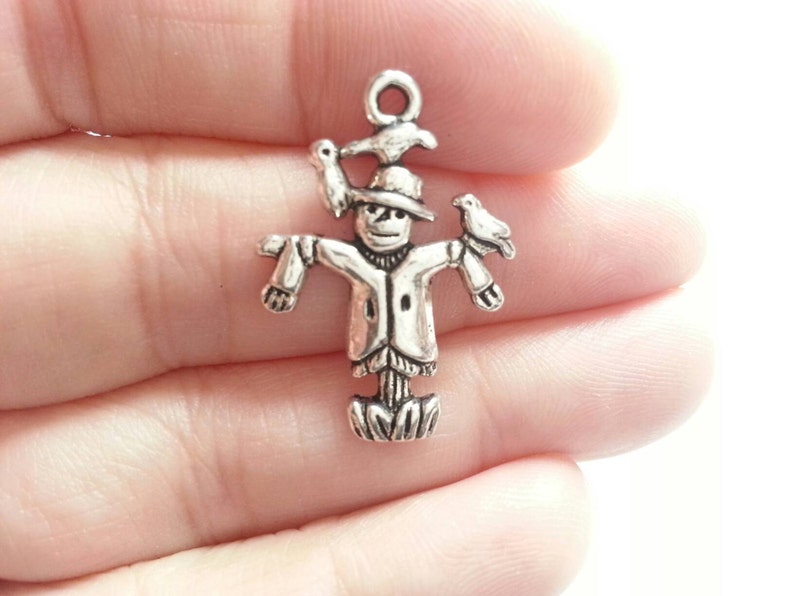 Faith Charm//Pendant Tibetan Antique Silver 25mm 10 Charms Accessory Jewellery