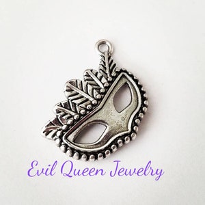 10, 20, or 50 Antique Silver Mask Charms, Masquerade Ball Pendant, Mardi Gras Charm, 22x15mm