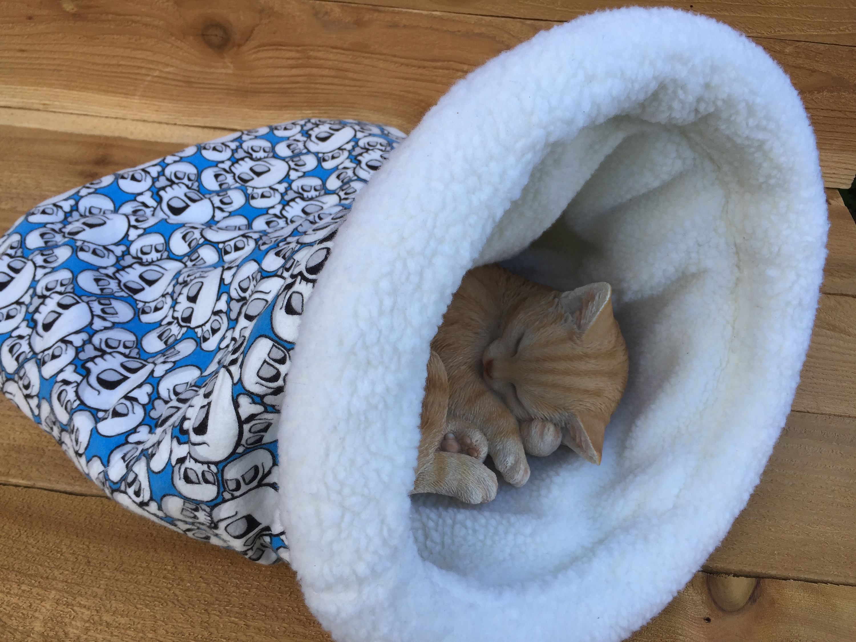 skull cat bed