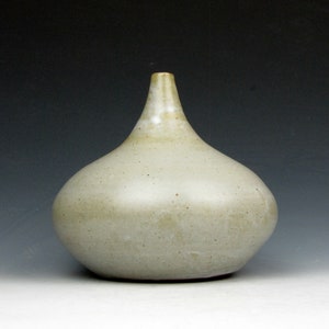 Teardrop Vase Vessel White Smooth 5.5 x 5.5 x 5.5 Goneaway Pottery V5956 image 1