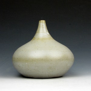 Teardrop Vase Vessel White Smooth 5.5 x 5.5 x 5.5 Goneaway Pottery V5956 image 7