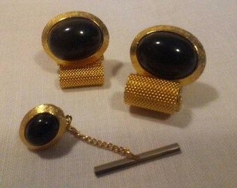 DANTE Gold Tone Mesh  Black Lucite Cabachon Cufflink and Tie Pin Set